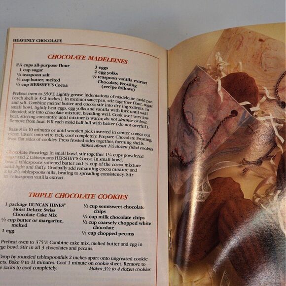 Christmas Cookies 1991 Favorite Brand Names Recipes Paperback - Picture 6 of 8